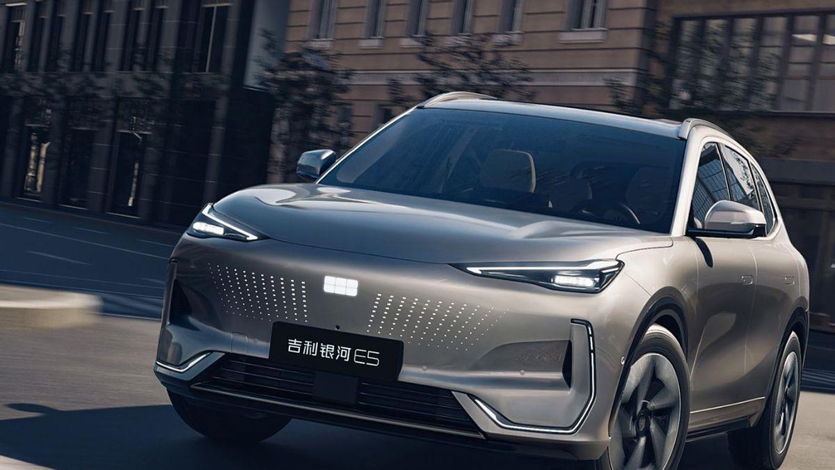 10-15万预算想买纯电SUV, 银河E5对上零跑B10, 谁更值得买?