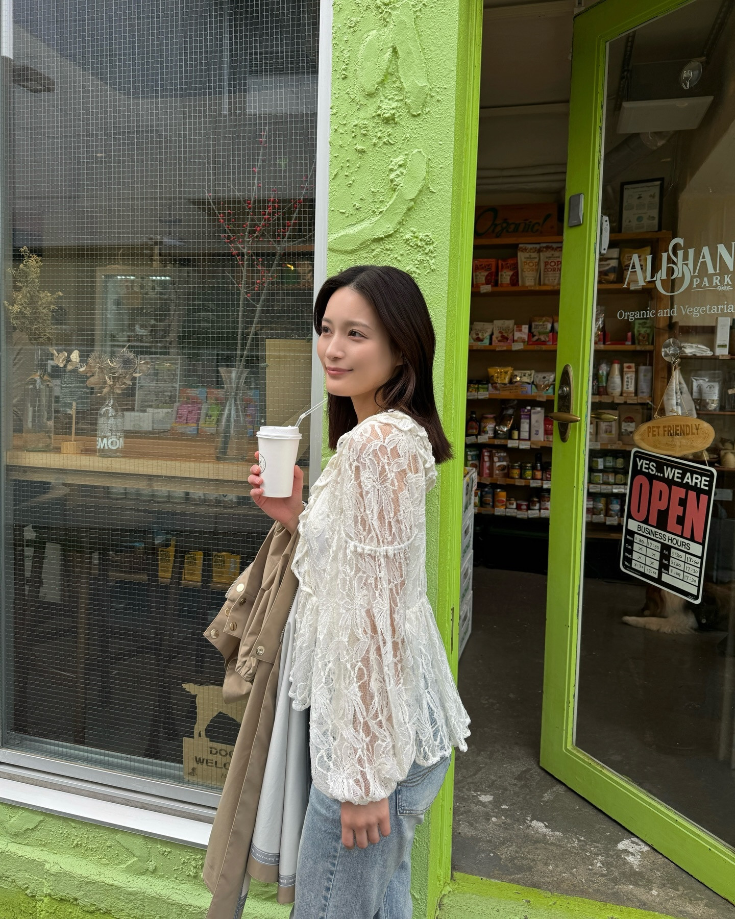 織田奈那「みんなでお花見した日🌸ほぼ葉桜だったけど笑代々木公園でお花見するの意