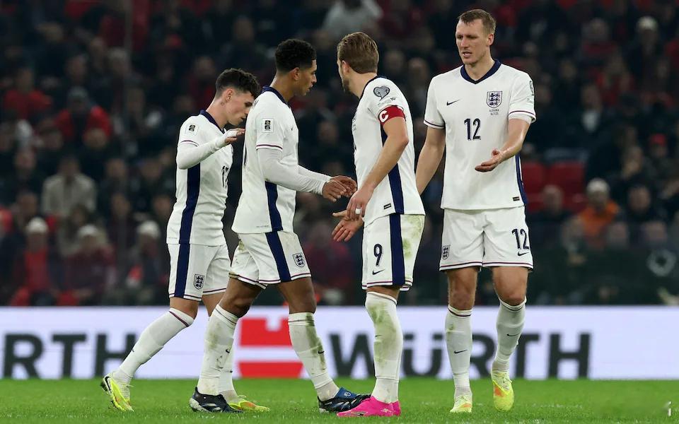 贝林汉姆又发脾气了。其实图赫尔给他的时间够长了，84分钟，在凯恩打进第二球后，图