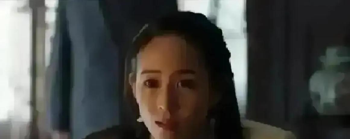 昨晚刷到大结局，罗翻译把叶碧莹推进密道，自己转身堵枪口。摘眼镜那一下，我眼泪直