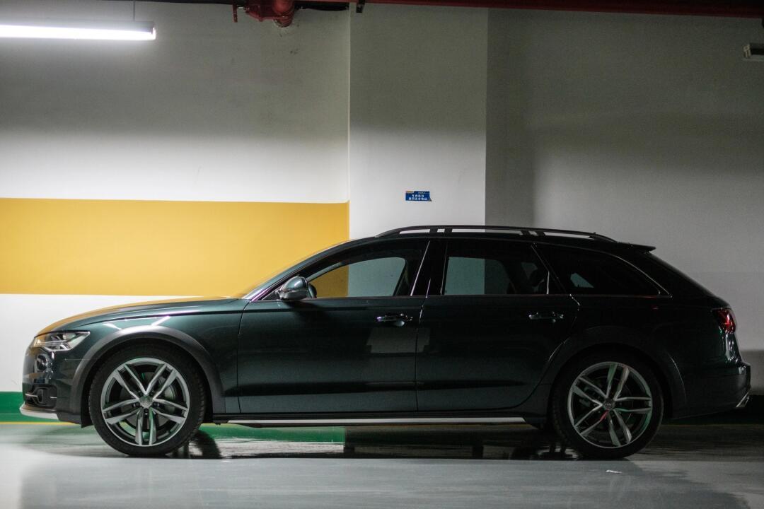 奥迪A6Allroad，特别是C7那一代，在我心里就是旅行车的“版本答案”，没