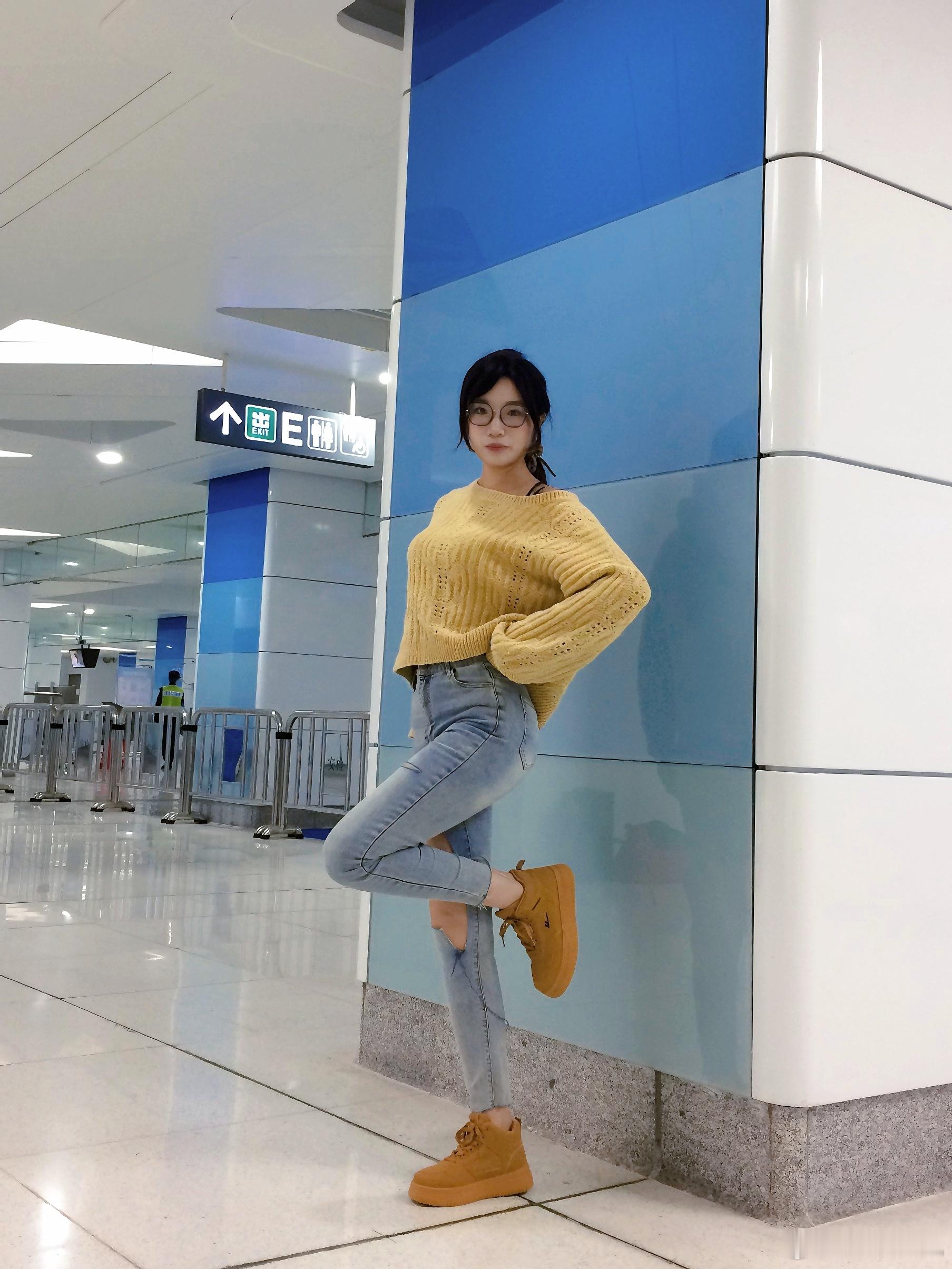 直觉告诉我应该在1，2之间选