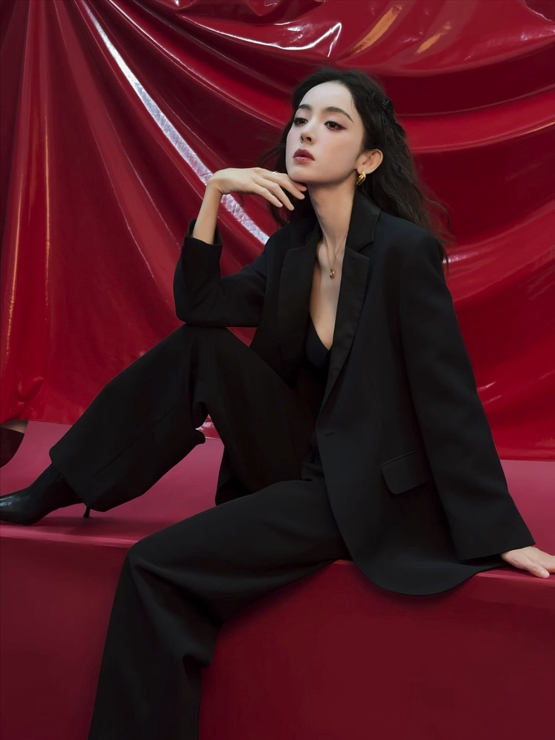 古力娜扎，浓颜美人，热烈精致。娜扎