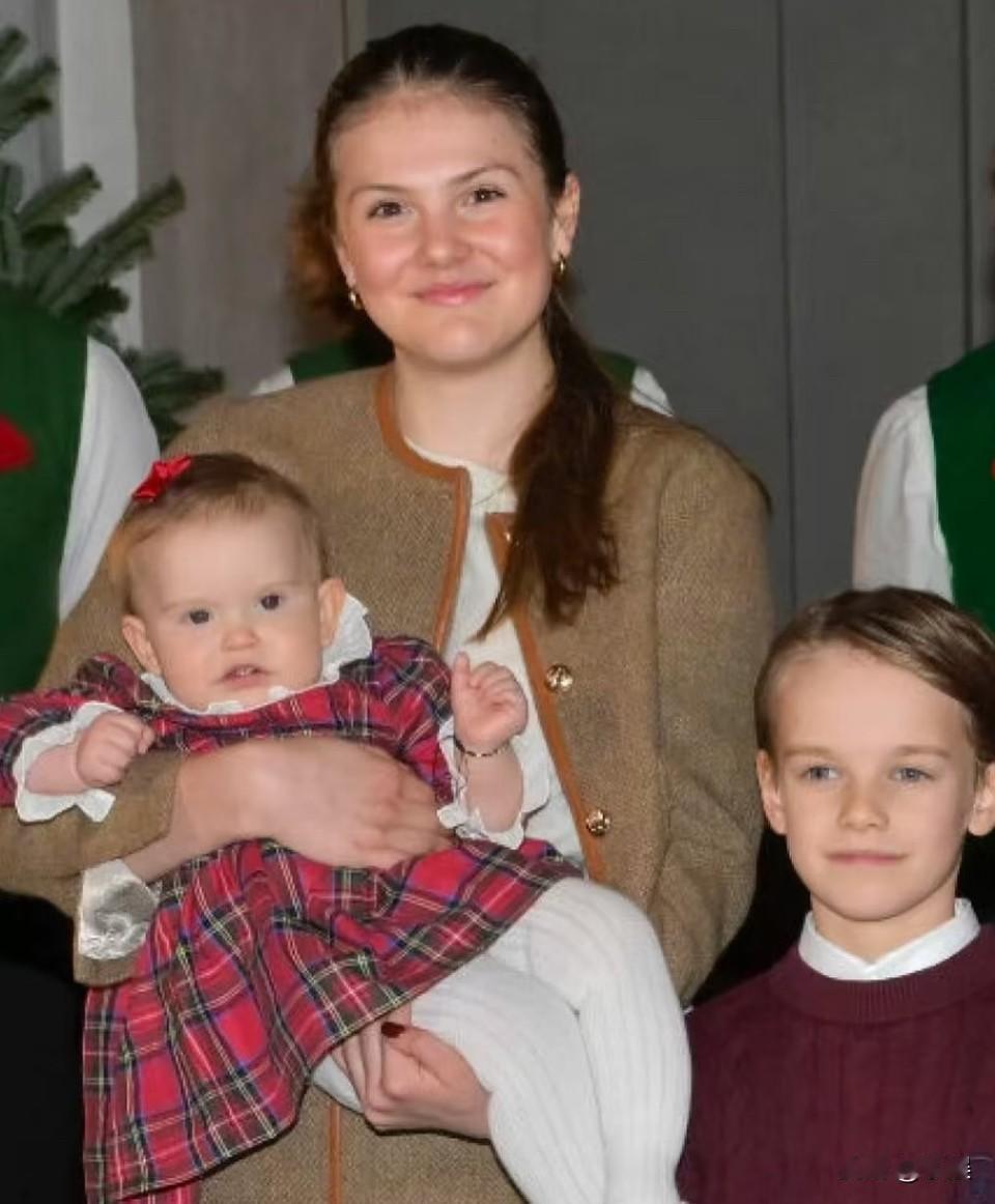 瑞典新生小公主成团宠圣诞节将至，瑞典王后西尔维亚和以前一样，带着自己的孙辈们出