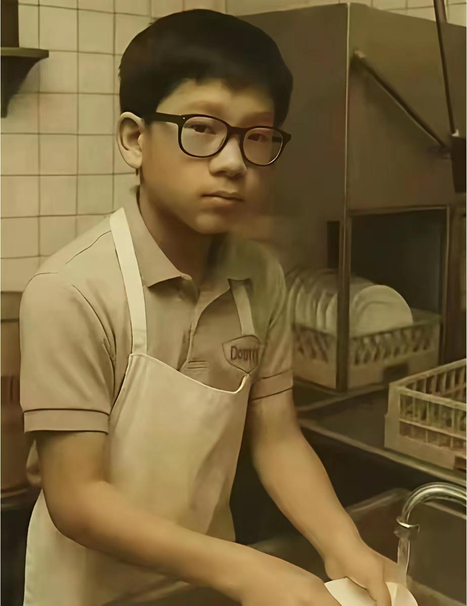 黄仁勋的别样人生：从刷盘子少年到科技大佬说起英伟达CEO黄仁勋，大家想到的