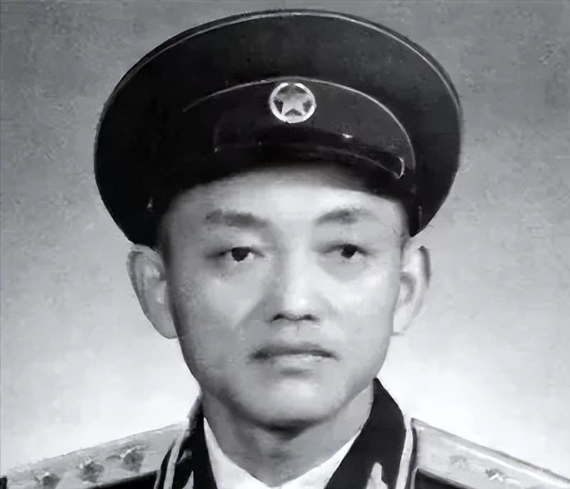 1951年，志愿军的一个团因为没有收到总部撤退的命令被美军包围，就在进退两难之际