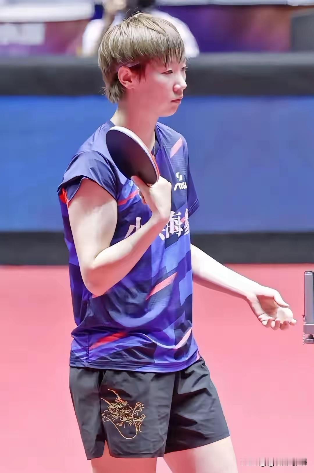 王曼昱这姑娘真是自律的孩子，她在结束海口亚洲杯之后，她连家都没回。直进国家体育总