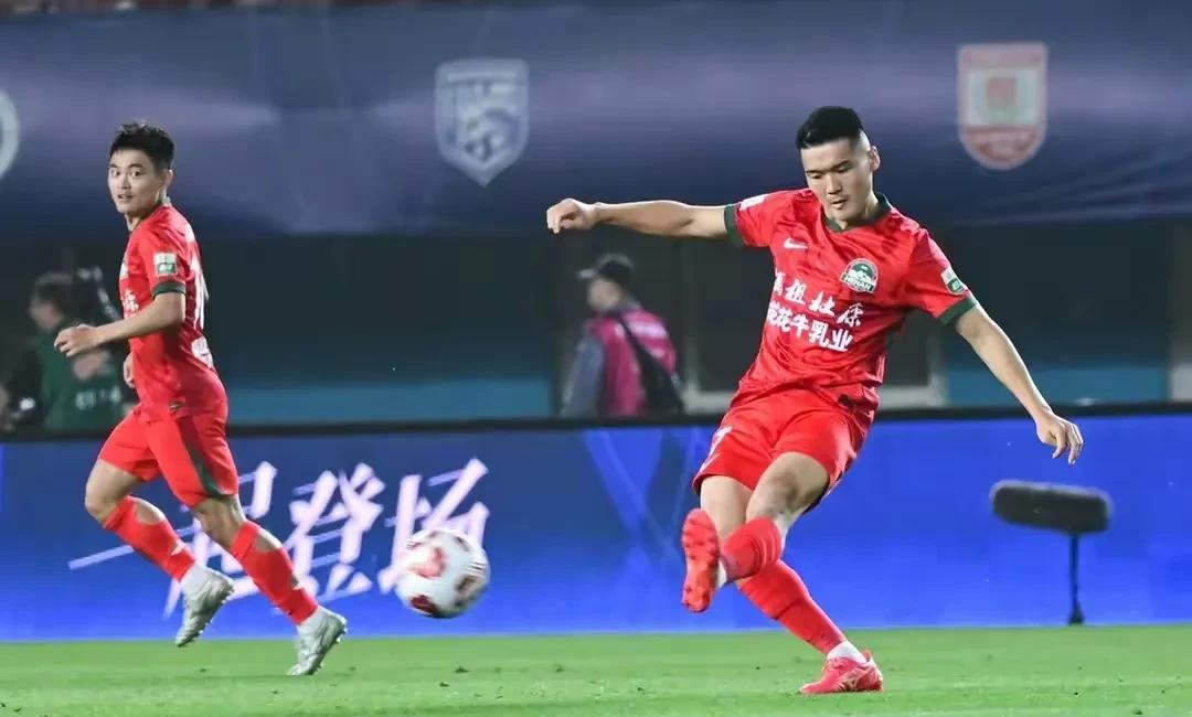 河南队这场1-0赢亚泰可太不容易了。拉莫斯上任后球队攻强守弱，场均进2球但失