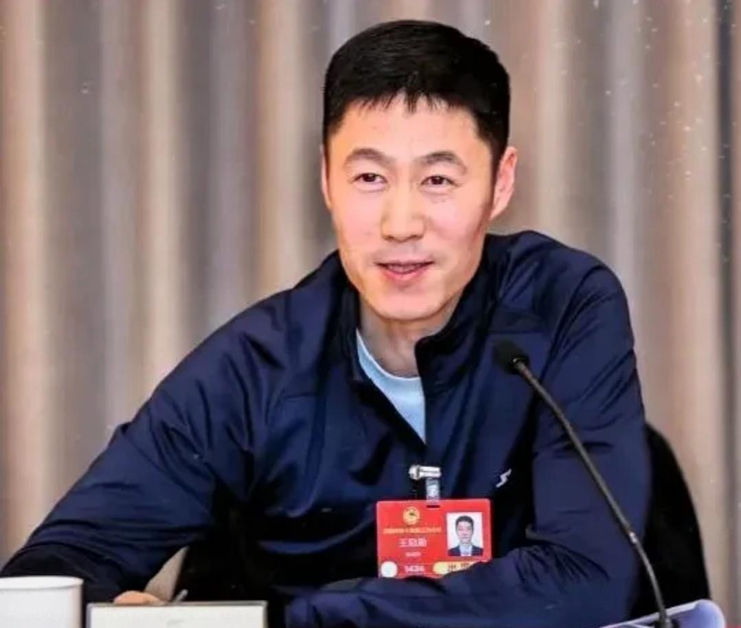 资源太浪费了！其实是否参加多哈世锦赛已经不重要了，大满贯不大满贯无所谓，重要的是