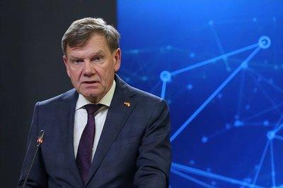 德国财长刚离开中国，这德国外长又想访问中国。但是德国为代表的欧盟，是真的知道跟龙