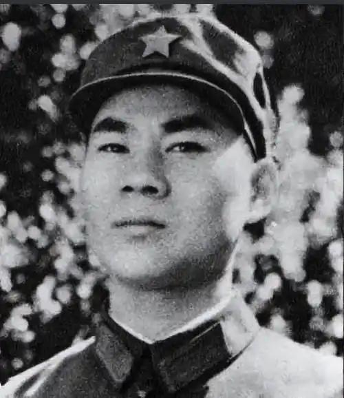 1979年3月23日凌晨，对越自卫反击战后期回撤途中。20岁的解放军448团给养