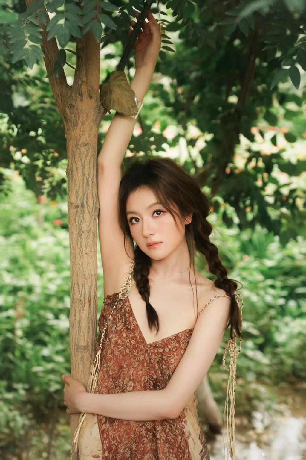 张雅钦叫李兰迪女儿宝两位美女都在新疆哎，照片真是美到我惹娱乐​​​