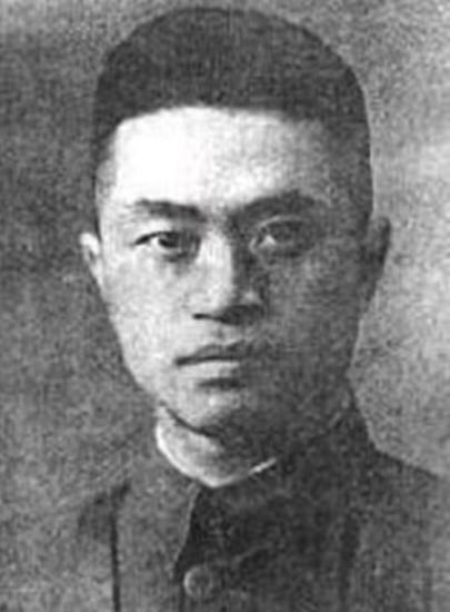 1949年7月2日，台北一间宾馆的会议室里，闷热得让人喘不过气，刚从上海败退下来