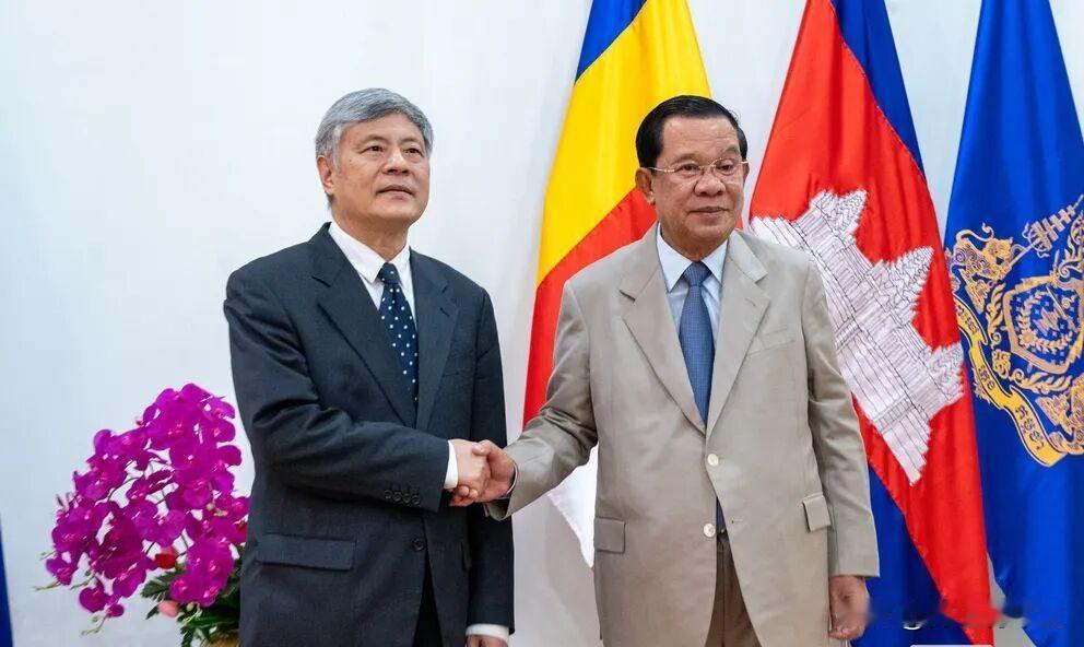 洪森：中柬是“铁杆”柬埔寨媒体报道，12月22日，洪森在金边会见了中方特使，