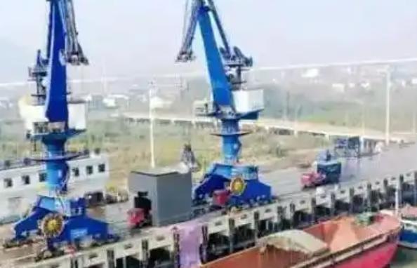 大反转？美国挥关税大棒，谈好的大豆波音全变卦！中方早留了后手1290亿美元。这是