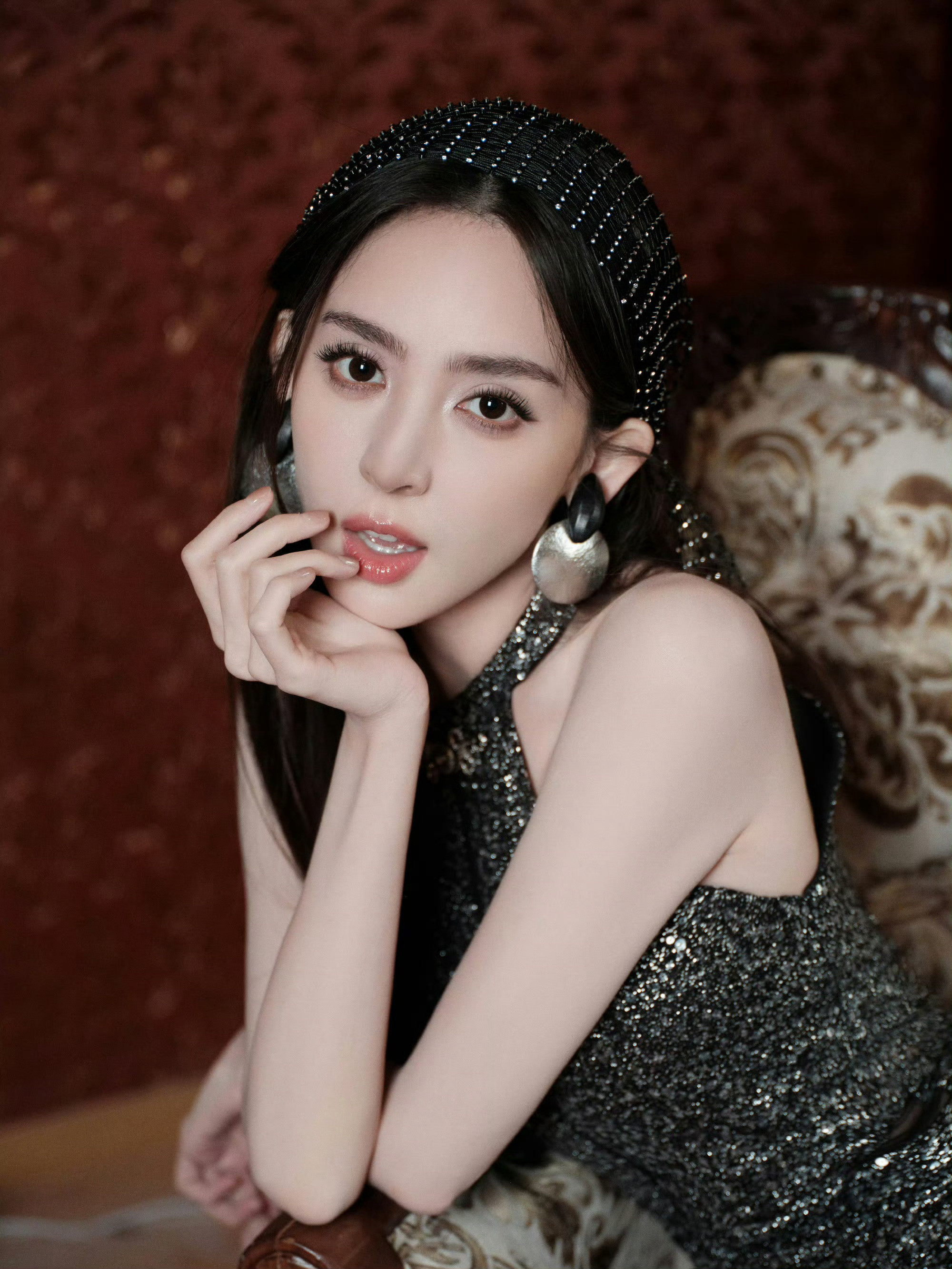 娜扎自拍好像很喜欢张嘴？太美了​​​