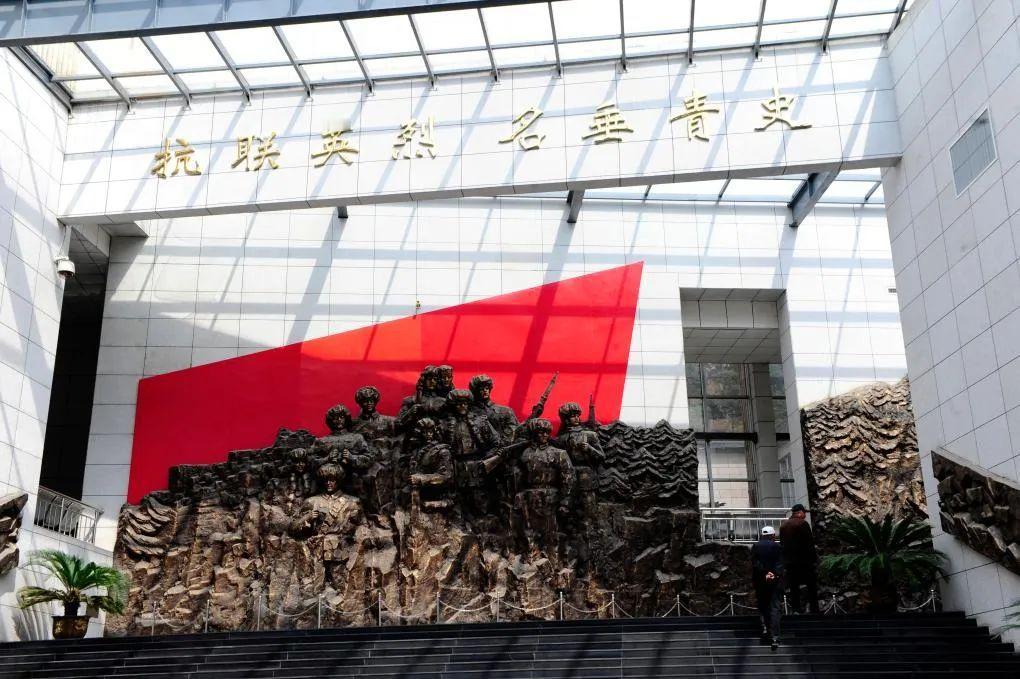 只有东北人知道这个镜头多催泪三万多东北抗联到1945年抗战胜利就剩下三百多人了