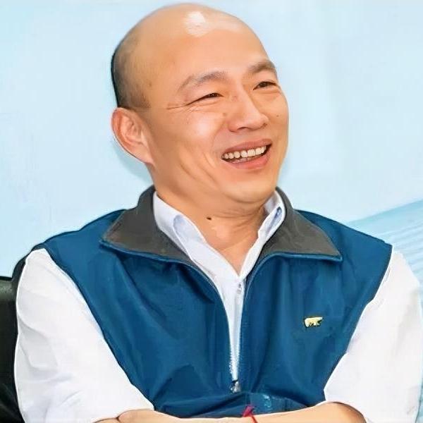 说真的，每天就这样隔着屏幕静静地看着台湾地区那些政客的表演，就觉得很“解压”也十