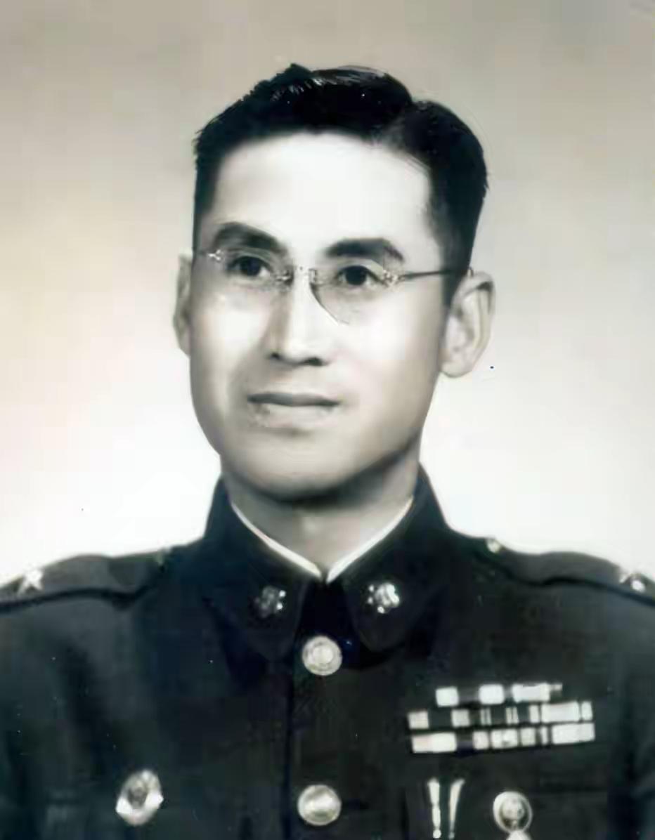 1994年2月，韩练成中将的儿子韩兢在澳门出差，特意去拜访父亲的老友吕文贞。聊天