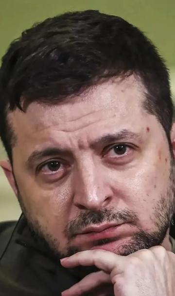 泽连斯基真怕了，因为他性命堪忧！一直以来，俄罗斯到处轰炸乌克兰，但对泽连斯基