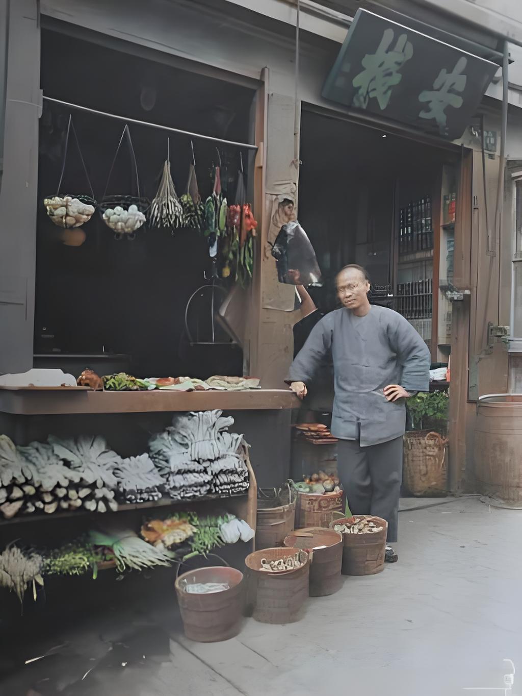 1890年，美国旧金山唐人街有一家名为“安栈”的杂货店。