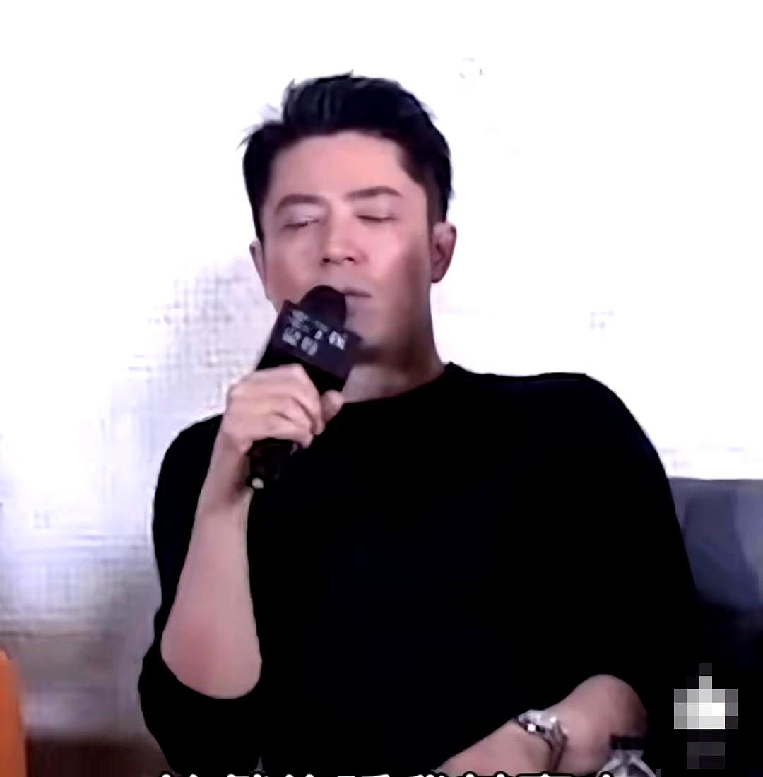 这哥们儿的清醒，打了多少人的脸。在圈内演员2022年平均一年接4.2部戏，当