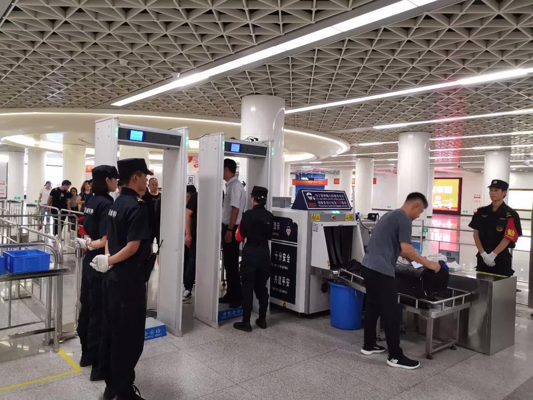 你认为地铁亏损的真正原因是什么?地铁运营亏损，可以理解，也可以接受一定额度的入