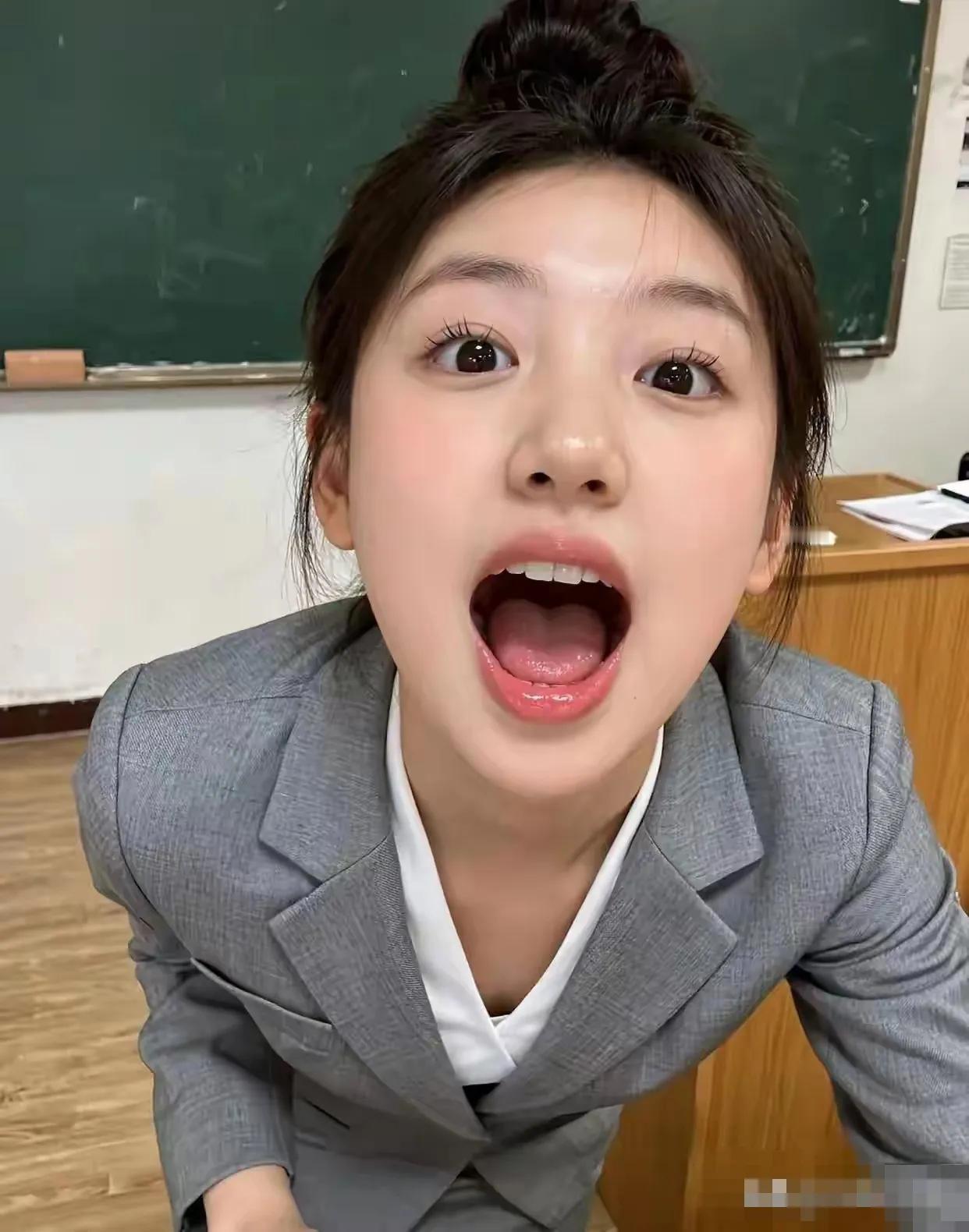 医生说：“这嘴没毛病，回去吧，不需吃药”。