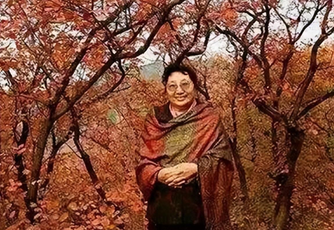 1981年，那位女活佛与阴法唐中将妻子李国柱首次见面，意外的情节令人难以想象，她