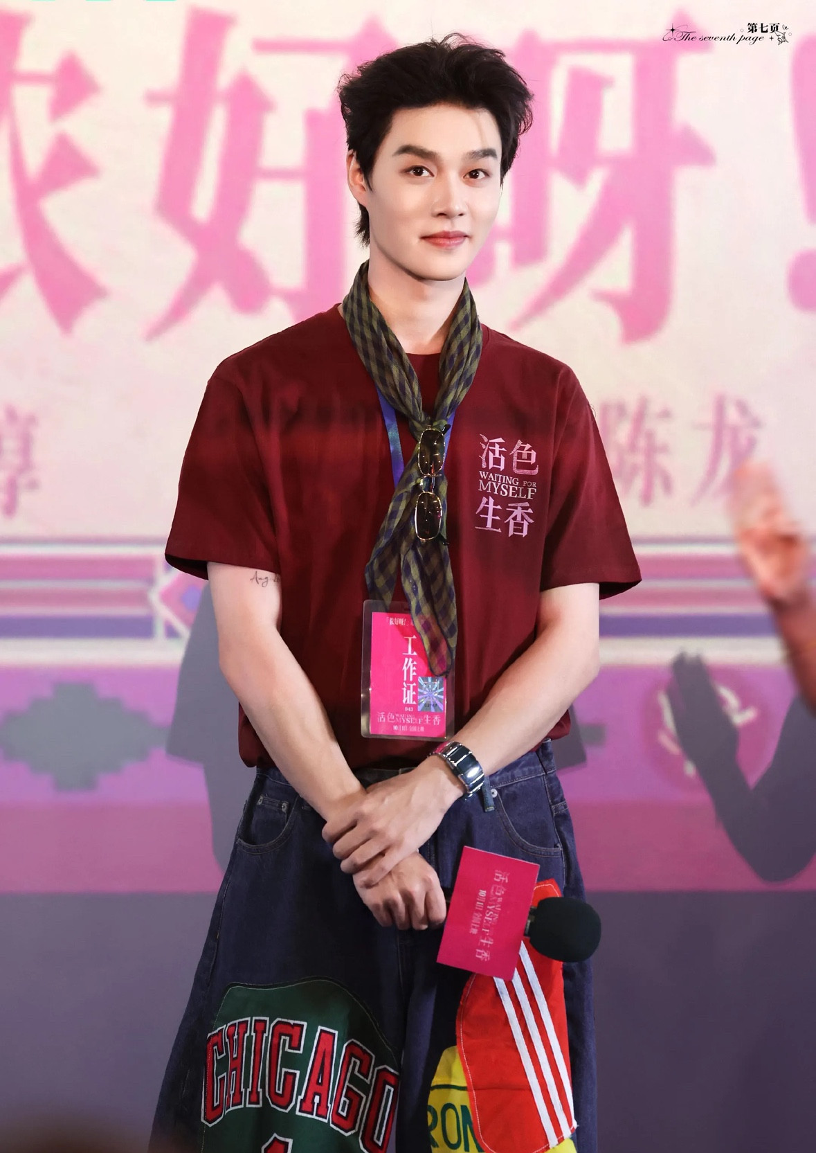 短剧圈炸锅！20多位演员集体包场柯淳电影，我却看到了影视圈最打脸的一幕曾辉手滑艾特错人都挡不住的热度