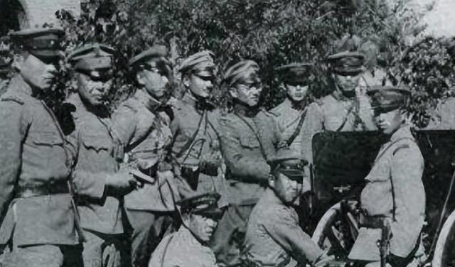 1941年，抗联总指挥李兆麟，亲手把未满一岁的儿子扔在天寒地冻的山林中，妻子知道