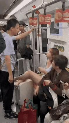 挺漂亮的小姐姐怎么这么不懂事呢～