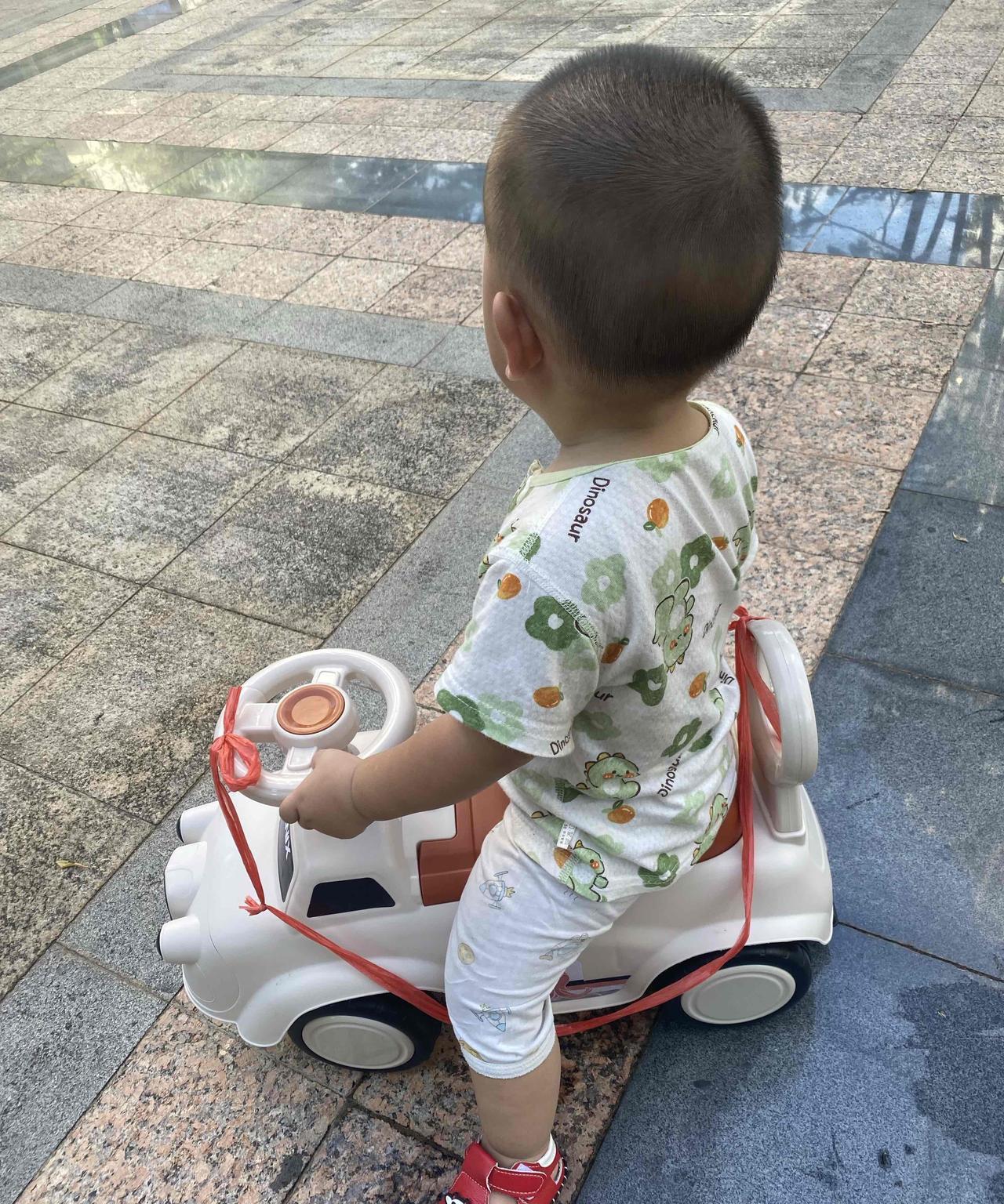 带娃以后才知道：1.间隔六个小时以后再冲奶已经不算是喝夜奶了。但是我们家九点钟
