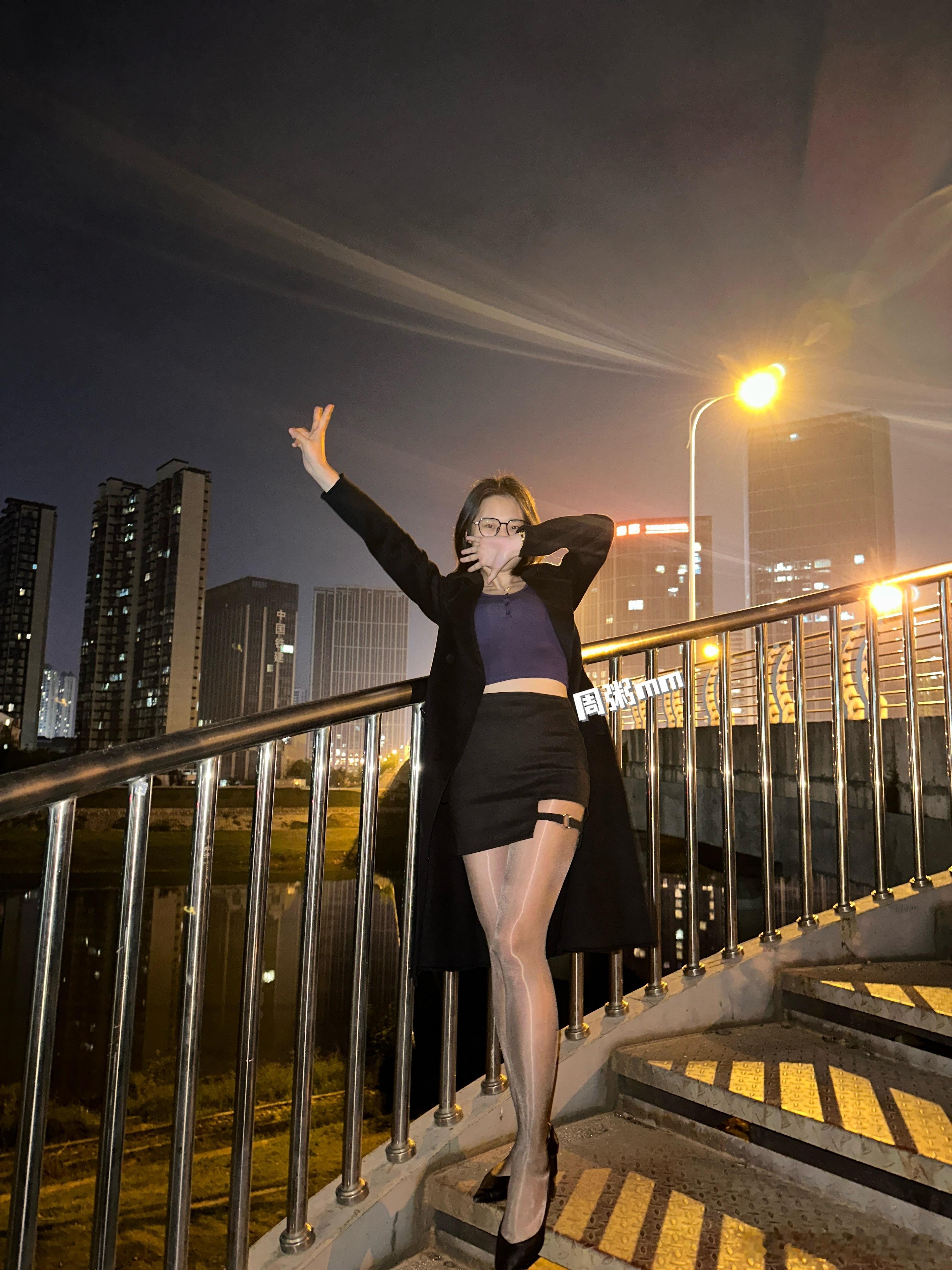 美女最爱尖头鞋[红脸笑]​​​