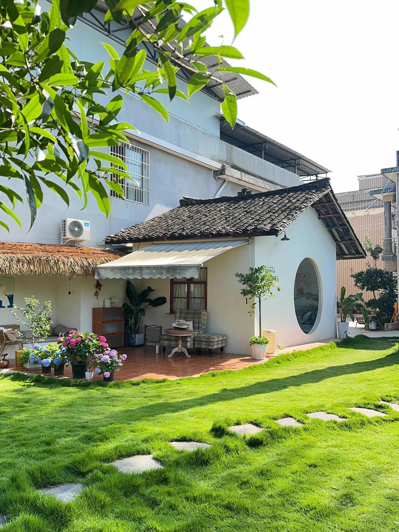 5年前的夏天，我和先生做了一个大胆的决定——卖掉城市婚房，回四川老家，我们用宅基