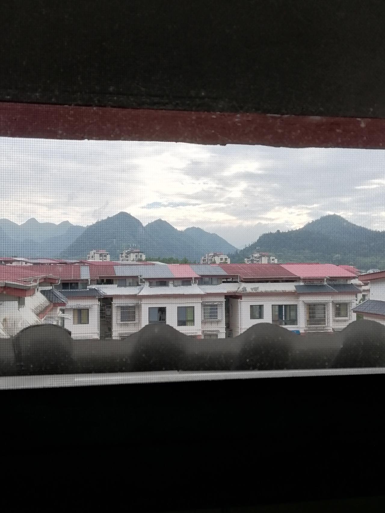桐梓九坝避暑康养已形成梯级结构避暑，那还是九坝避暑的一大特色。不同梯级适合不同的