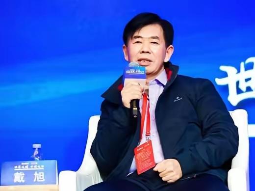 军事专家戴旭说道：“中国的军舰拦截美国军舰的时候，很多人害怕，我不知道害怕什么！