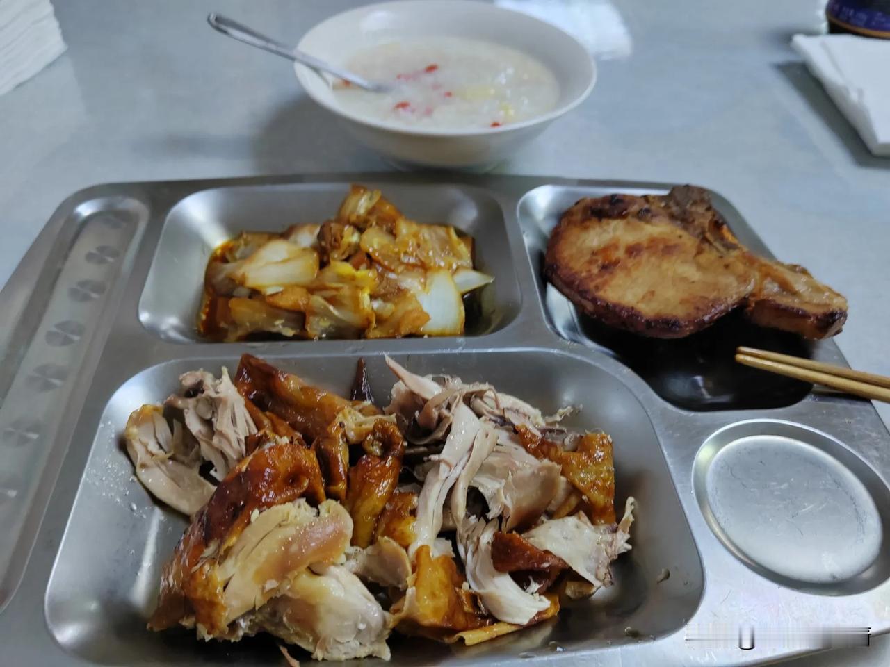 今天下午（巴西比国内慢11个小时）终于靠港了，自从五月七号到达巴西，至今天总共抛