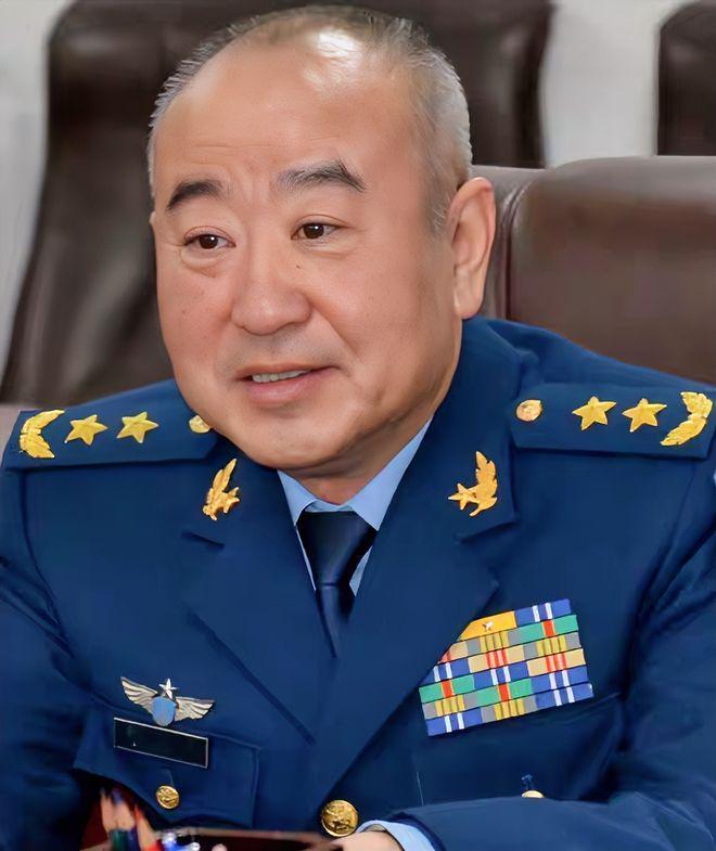 如果战争时期，司令员和政委意见不一致，怎么办？军队实行双首长制，以司令员为代