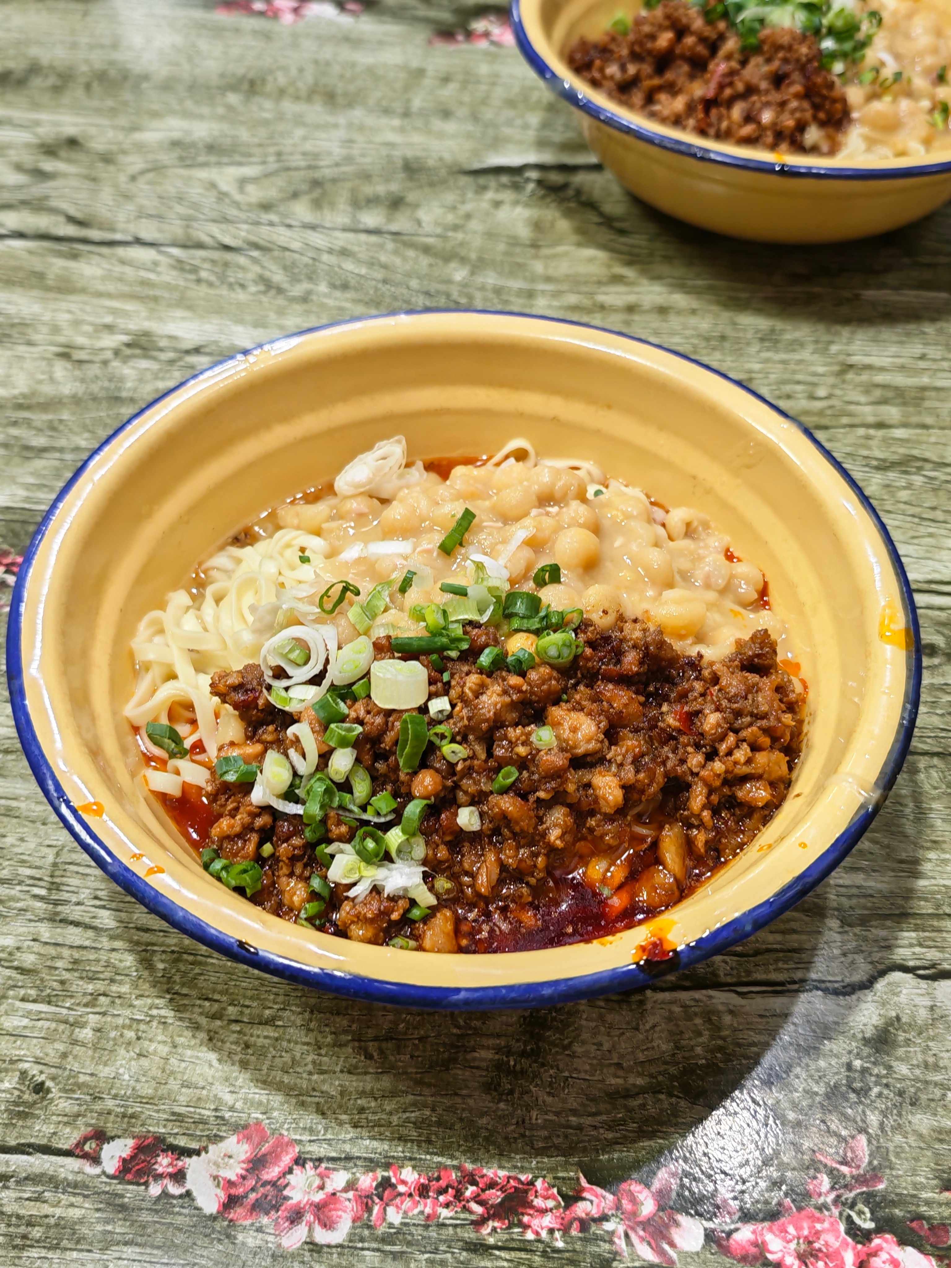 大晚上喝完酒来碗豌杂面，这感觉谁懂？