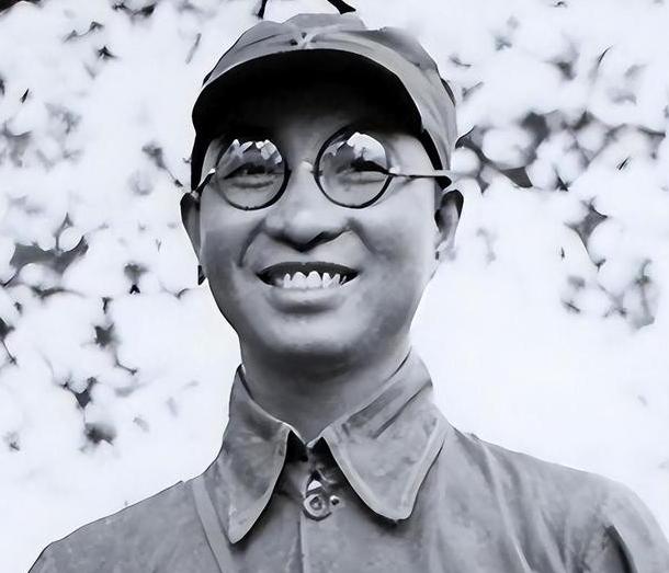 1949年，陈赓在上海见到了小姨子，多年不见，小姨子出落的亭亭玉立，已长成了大美