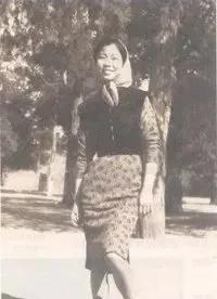 林徽因去世7年后，61岁的梁思成娶了小自己27岁的林洙。一天，林洙趁梁思成不在家