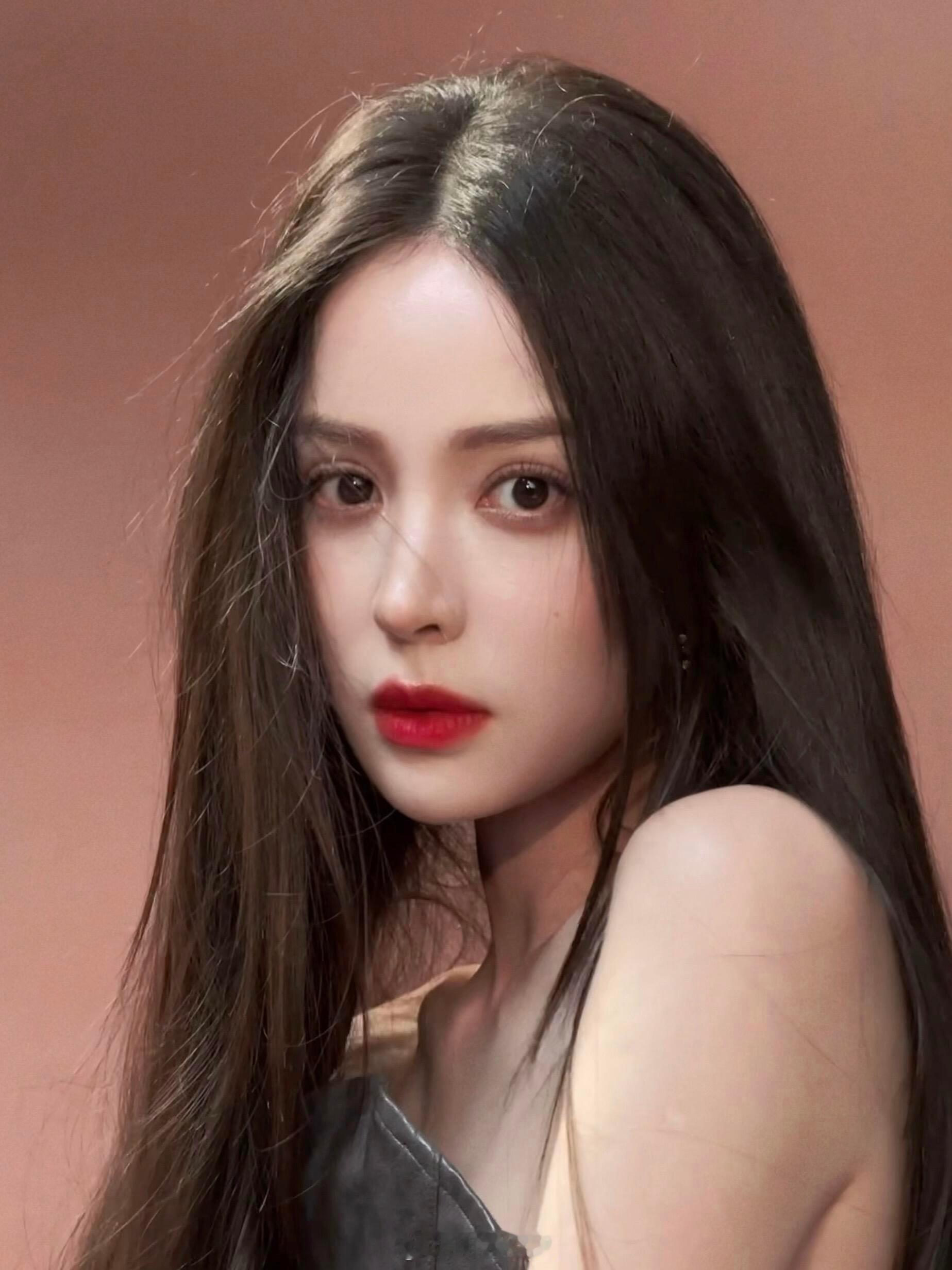 内娱有自己的莫妮卡贝鲁奇娜扎不愧是女明星中的女明星美成啥样了！