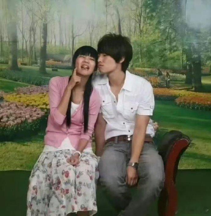 确实挺土的，小时候那会也没觉得