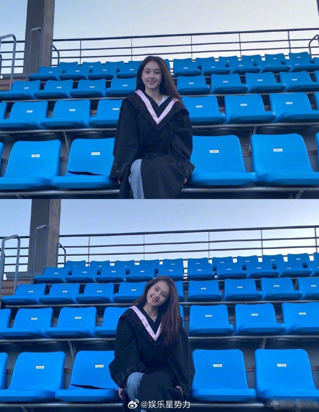 郭宇欣21年中戏毕业照网友分享郭宇欣21年中戏毕业照，好青涩好美丽！