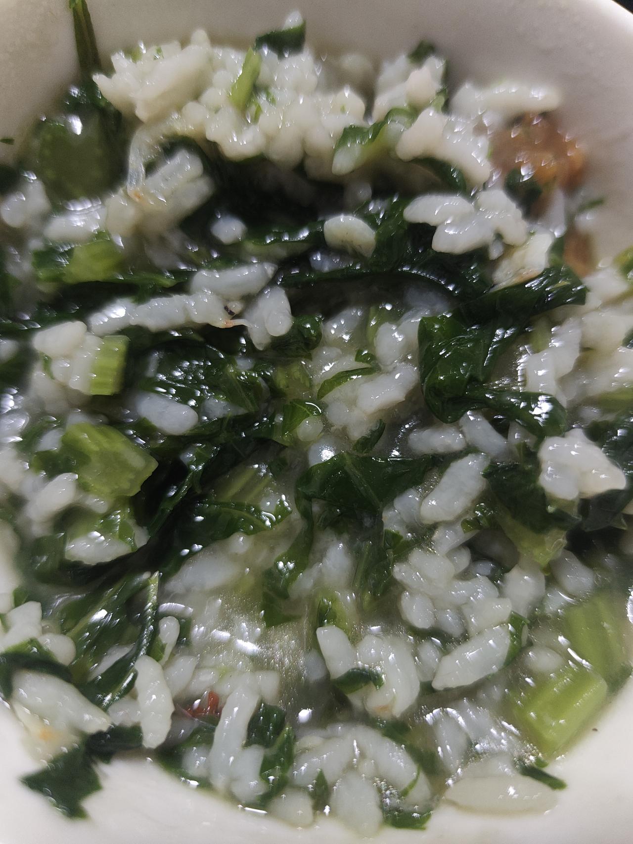 最近鱼肉吃的多了，看到鱼肉，皱眉头，最好有清粥小菜吃解腻一下。正愁不知道吃什