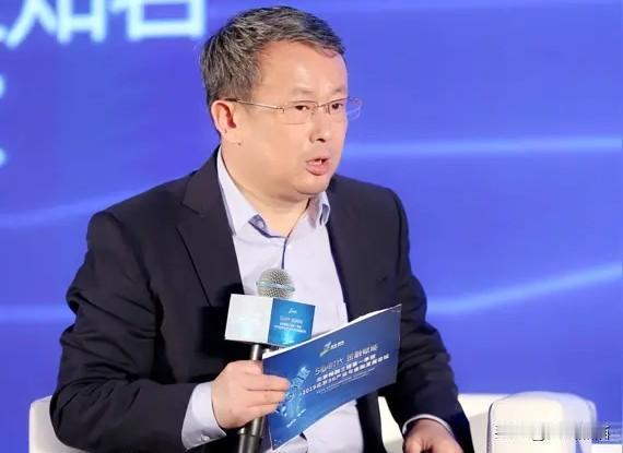 项立刚指出，是时候全面清理高校文科接受国外的资金了。当前的大环境下，欧美自己的