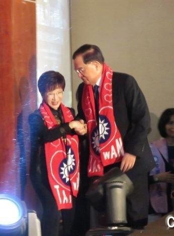 洪秀柱、连战都应该出来说几句了！郝龙斌放出反动狂言：参加大陆阅兵典礼就是舔共