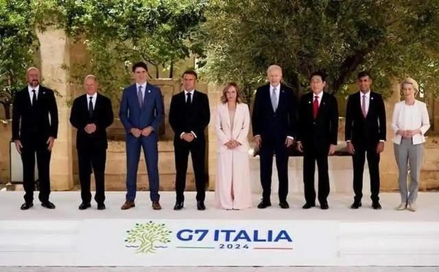 为何美国收割世界，各国却反而围攻中国？其实局势非常清晰，中美之间他们只要做壁上观