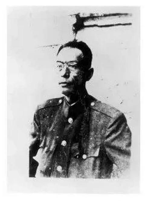 国民党里有个最倒霉的高官。1949年底，他本来已经拿到机票，成功逃到了台湾岛。结